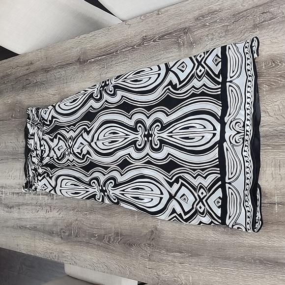 White House Black Market Strapless Silk A-Line Maxi Dress Abstract Print Sz. 4 - Picture 11 of 11